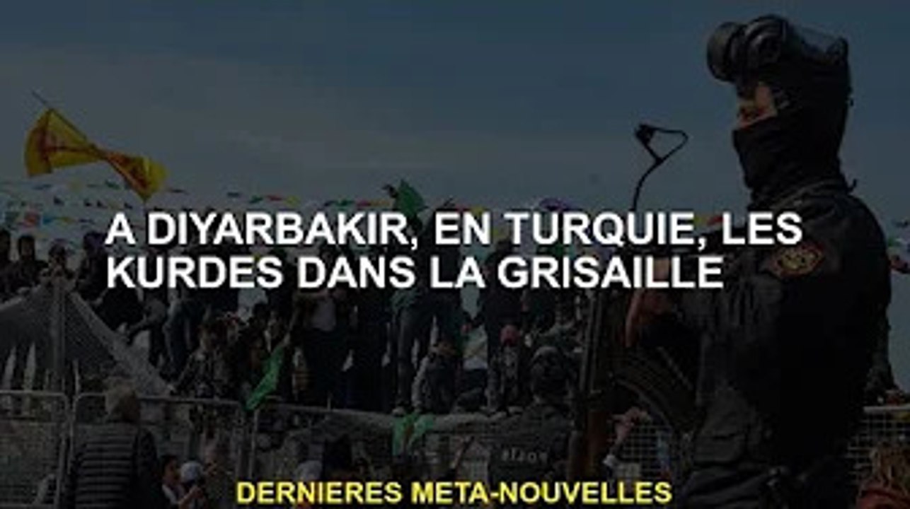 Kurdes dans la brume à Diyarbakir, Turquie