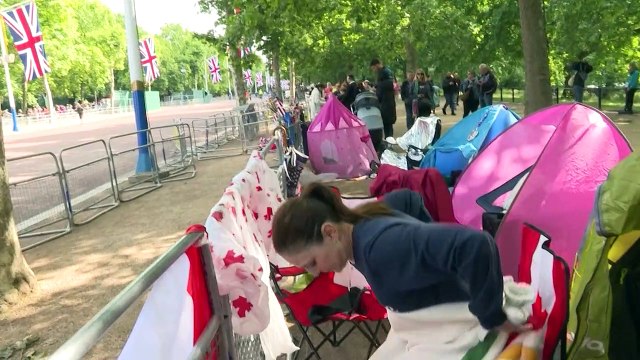 El Reino Unido festeja los 70 años en el trono de Isabel II