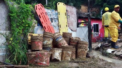 Moradores de Recife temem novos deslizamentos