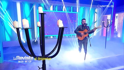 Luis Vega, en el escenario de La Revista de Santa Cruz