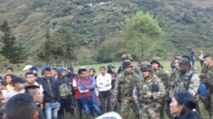 Catorce soldados fueron retenidos por comunidad en Toribío, Cauca