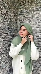 Tutorial Hijab Modern Dengan Kerudung Hijau Muda