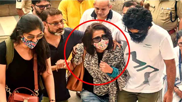 KK को आखिरी विदाई के लिए मुंबई ले जाते वक्त रोते रोते गिर गई उनकी वाइफ Jyothy | FilmiBeat