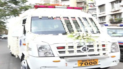 Download Video: Singer KK Passes Away: Ambulance Reached at Late Singer house for Funeral | FilmiBeat #News