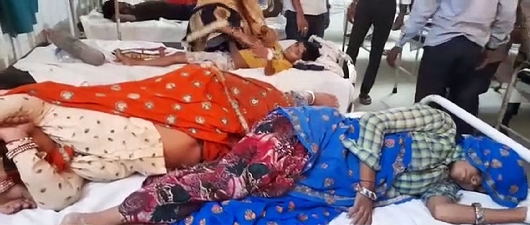 कुएं के दूषित जल से  फैली बीमारी अब नियंत्रण में चिकित्सकीय टीम  गांव में