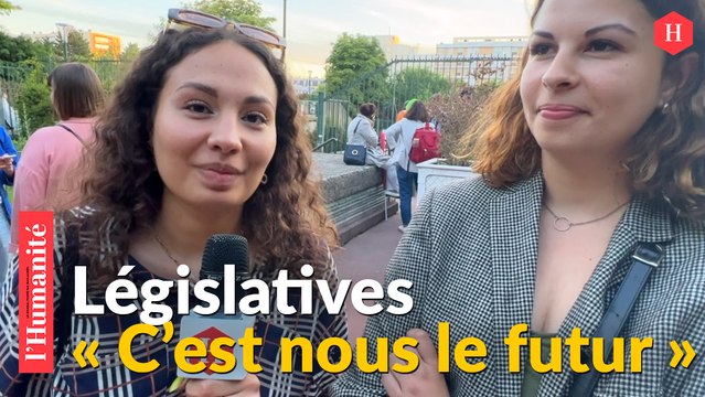 Meeting parisien de la Nupes : pour les jeunes militants, l'espoir au bout des législatives