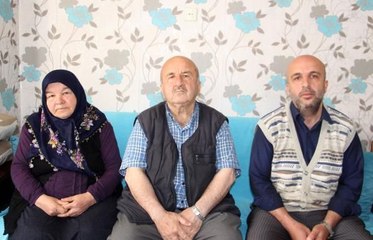 OKUMADAN İMZALADIĞI BELGEYLE KAYBETTİĞİ EVİNİ ALMAK İÇİN 17 YILDIR MÜCADELE VERİYOR