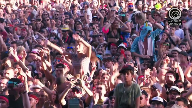 Bigflo & Oli chantent Demain aux Vieilles Charrues
