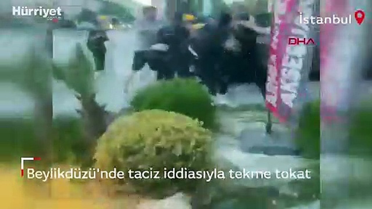 Taciz iddiası ile darp anları cep telefonu kamerasına yansıdı.