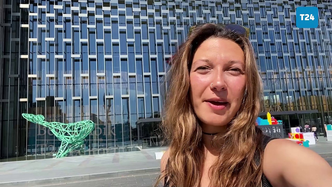 Hüsamettin Koçan ‘Ayağımdaki Diken’i, pastalı Mona Lisa saldırısını ve İstanbul’daki Şahmeran’ları anlattı