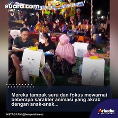 Puluhan Pasangan Mendadak Mewarnai di Pasar Malam, Publik: Bagus! Trennya Bantu Pedagang Kecil