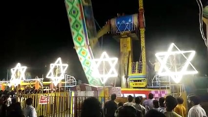 20 मिनट तक मौत के मुंह में फंसे रहे 20 लोग, वीडियो हो रहा वायरल