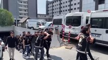İstanbul merkezli operasyonda çete üyeleri, Büyükçekmece Adliyesi'ne sevk edildi