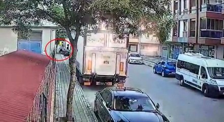 Sancaktepe'de kamyonetten 2 bin lira değerinde aküleri çalan hırsız kamerada