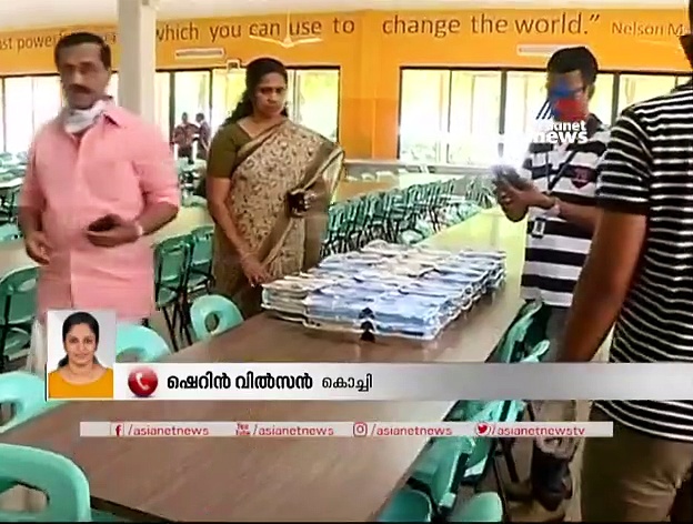 സമൂഹ അടുക്കളയില്‍ വീഴ്ച; നഗരസഭക്ക് കളക്ടറുടെ താക്കീത്, എന്തധികാരമെന്ന് മേയര്‍