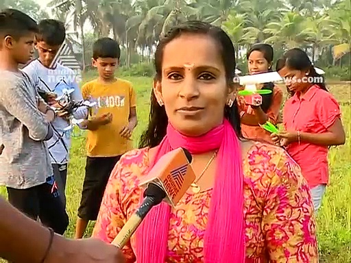 കുഞ്ഞുവിമാനങ്ങള്‍ പറന്നു നടക്കുന്ന ഒരു ഗ്രാമവും അവിടുത്തെ ജീനിയസ് പയ്യനും, മലബാര്‍ മാന്വല്‍