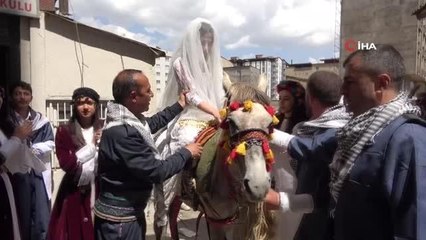 Yüksekova'da 'atlı gelin' geleneği yaşatıldı