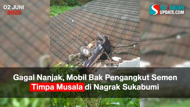 Gagal Nanjak, Mobil Bak Pengangkut Semen Timpa Musala di Nagrak Sukabumi