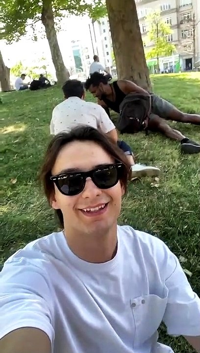 Kadınları taciz eden yabancı uyruklulara tepki gösterdi "Ben de onları çekiyorum!"