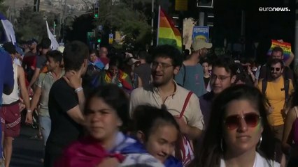 A Gerusalemme in migliaia marciano per il Gay Pride