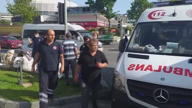Sancaktepe'de hafriyat kamyonuyla otomobil çarpıştı, 6 kişi yaralandı