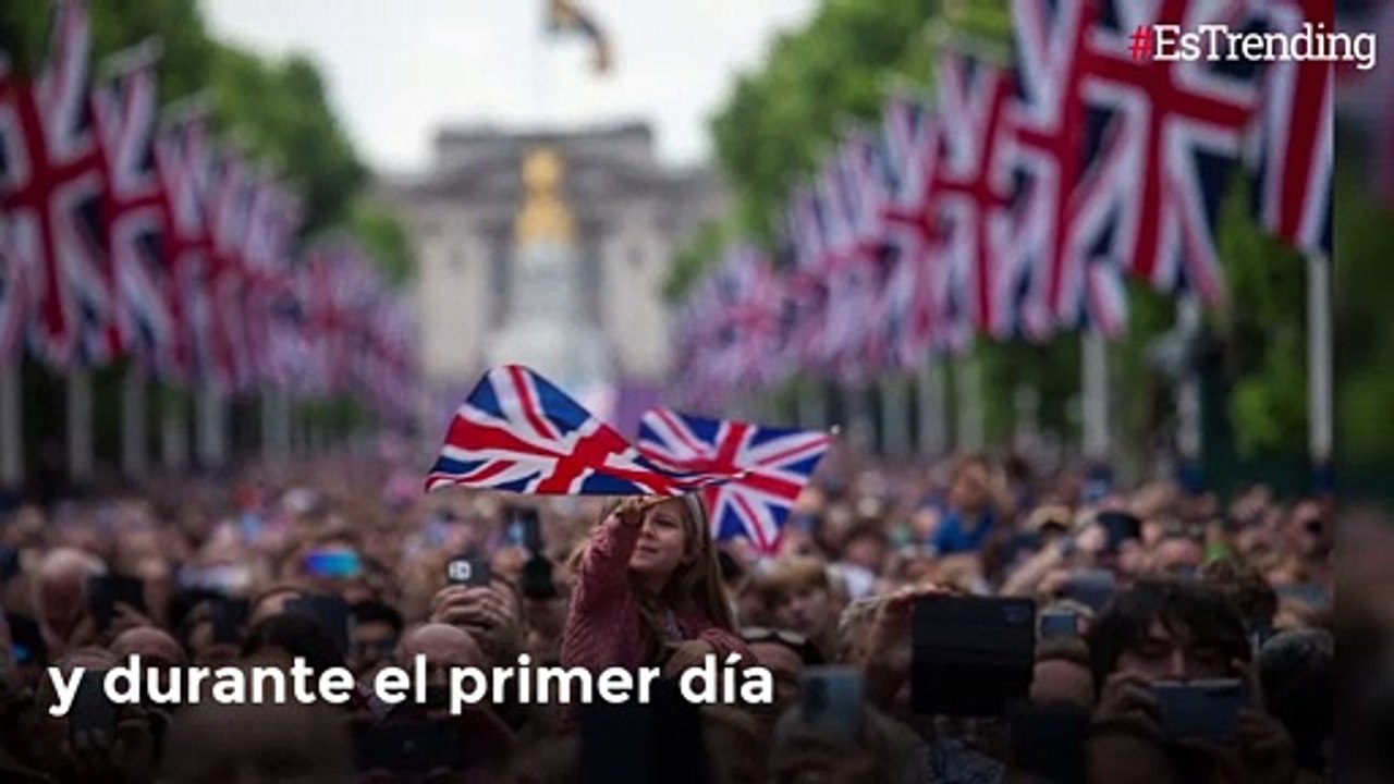 Vetados: la reina Isabel II no dejó que Harry y Meghan Markle salieran al balcón en acto por su Jubileo