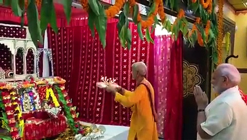 ബഹ്‌റിനിലെ ശ്രീനാഥ്ജി ക്ഷേത്രത്തില്‍ ദര്‍ശനത്തിനായി പ്രധാനമന്ത്രി നരേന്ദ്ര മോദി