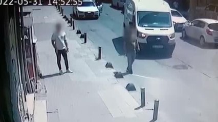 Kadıköy'de kuyumcu kuryelerini gasbeden şüphelilerin işlemleri sürüyor