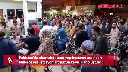 Pakistan’da akaryakıta gelecek zam öncesi istasyonlarda uzun kuyruklar oluştu