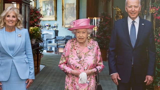 Royal Family Poses On Balcony Without Meghan Markle & Prince Harry At Trooping The Colour