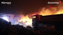 Gaziantep'te çöp ve atık malzemelerin bulunduğu arazide çıkan yangın söndürüldü
