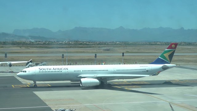 South African Airways A330-343 Take Off & Landing At Cape Town International Airport 4K Rare