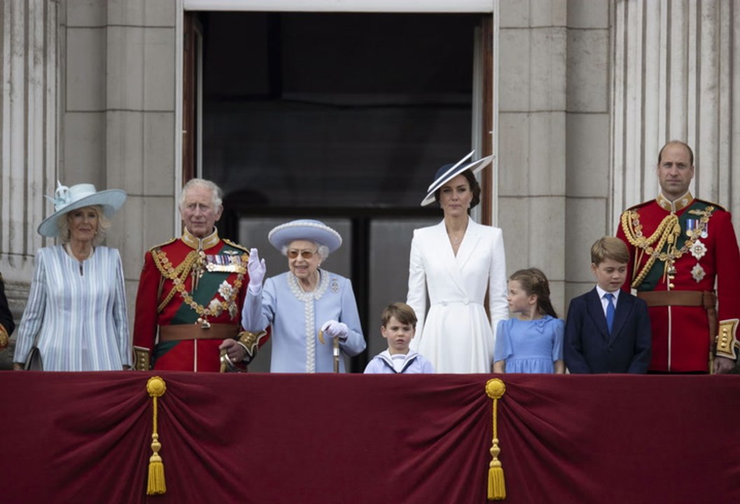 „Trooping the Colour“-Parade: Die Bilder der Queen, Kate und Co.