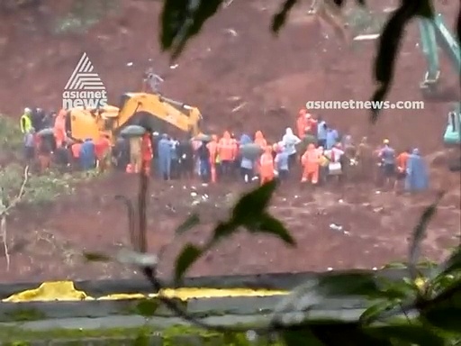 കവളപ്പാറയിലെ ഈ ജീവനുകള്‍ കാത്തിരിക്കുന്നത് ആരെയാണ്