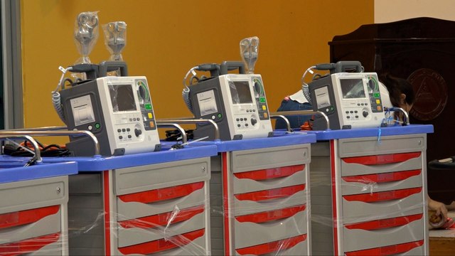 Minsa entrega equipos médicos a clínicas previsionales del país