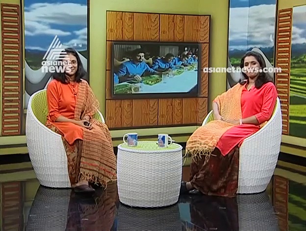 സുന്ദരിക്ക് പൊട്ടുതൊട്ട് കോച്ച് ഷറ്റോരി;കേരള ബ്ലാസ്‌റ്റേഴ്‌സിന്റെ ഓണാഘോഷം, വീഡിയോ