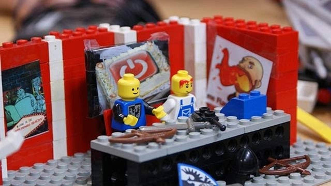 Server Down Show Folge 105 - Lego Universe