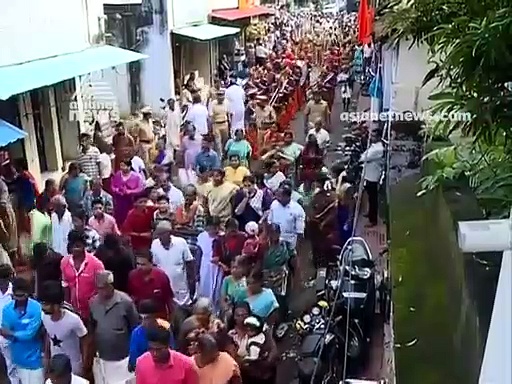 വനംവകുപ്പ് തടഞ്ഞു,തിരുവിതാംകൂര്‍ ദേവസ്വംബോര്‍ഡ് കടത്തി