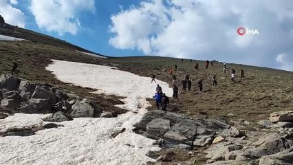 Yüksekovalı dağcılar Erdanis Göllerini gezdi