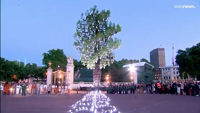 Сигнальные огни в честь платинового юбилея королевы