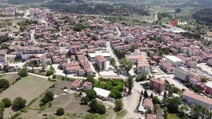 İlçenin ilk ve tek bayan şoförü yolların tozunu atıyor