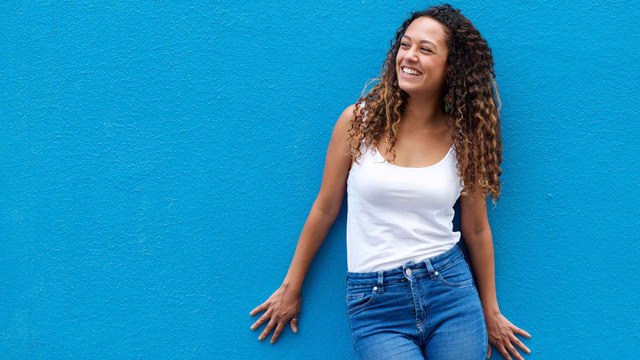 Modetrend 2022: Wieso weiße Tank Tops jetzt total angesagt sind