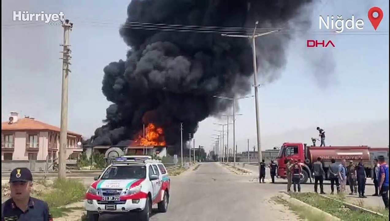 Niğde'de atık yağ geri dönüşüm fabrikasında yangın çıktı