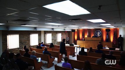 In the Dark - temporada 4 Tráiler VO