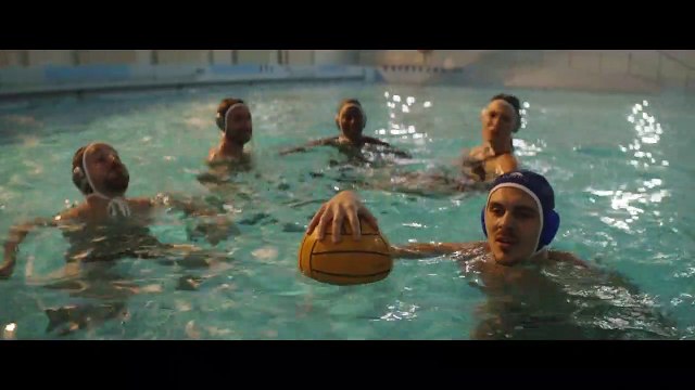 La Revanche des Crevettes Pailletées EXTRAIT VF Tir au but