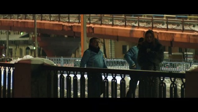 La Revanche des Crevettes Pailletées EXTRAIT VF L'entrée de la boite