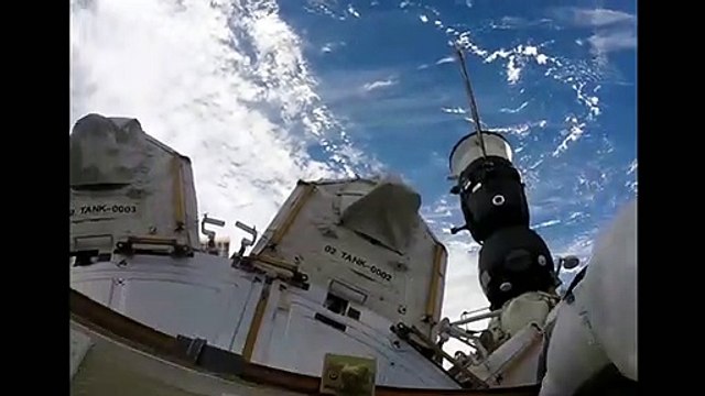 Dans les yeux de Thomas Pesquet et autres aventures spatiales EXTRAIT VF Sortie extravéhiculaire