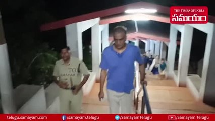 కాలినడకన తిరుమలకు.. శ్రీవారిని దర్శించుకున్న మంత్రి హరీశ్ రావు