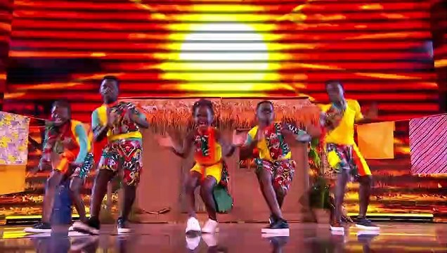 Un groupe d'enfants des rues de Kampala, chanteurs et danseurs, sélectionné pour apparaître ce soir à la télévision britannique, lors de la finale de Britain's Got Talent