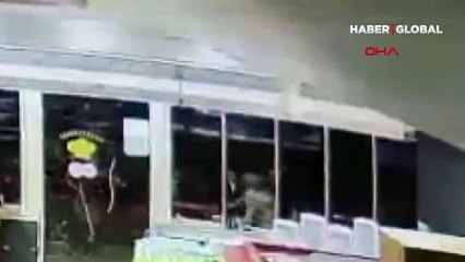 Esenyurt'ta, silahlı ve bıçaklı 'kız kaçırma' kavgasında kan aktı